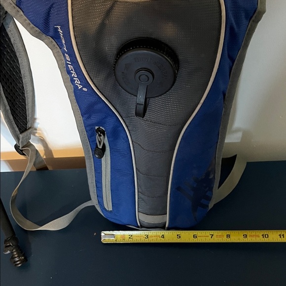 High Sierra Blue and Gray hydration Backpack - Picture 4 of 4